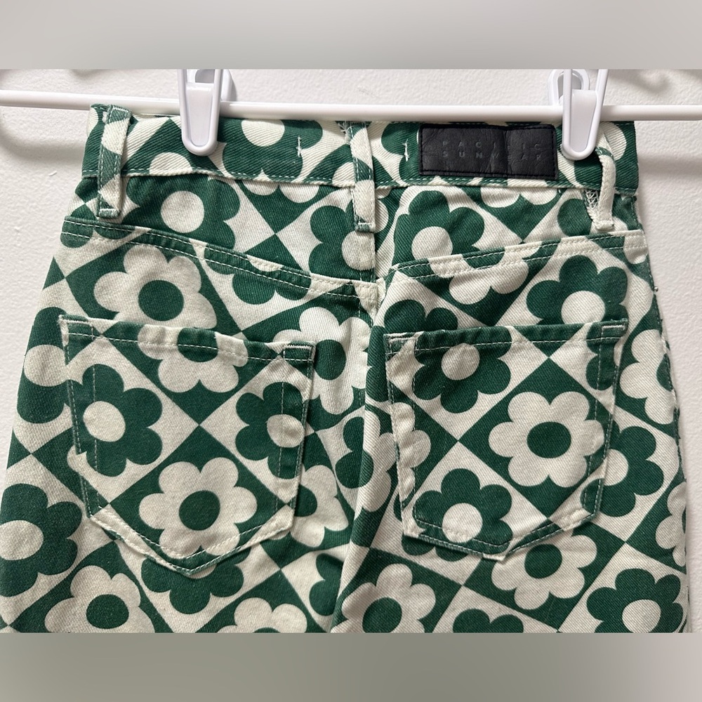PacSun High-Waist Geo Daisy Print Straight Jeans - Picture 7 of 13
